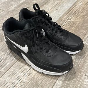 Black Nike Airmax